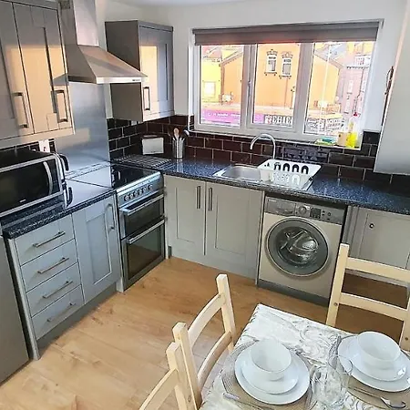 Brand New Luxury * Leeds (West Yorkshire)