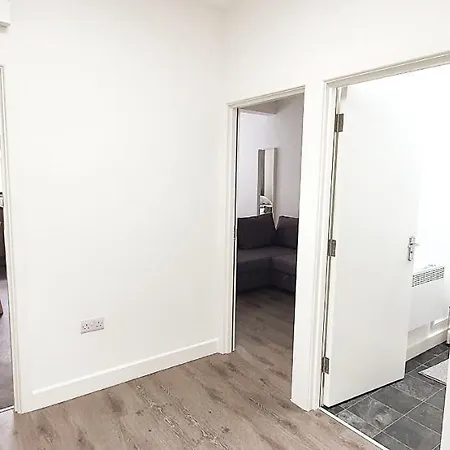 Brand New Luxury Leeds (West Yorkshire)